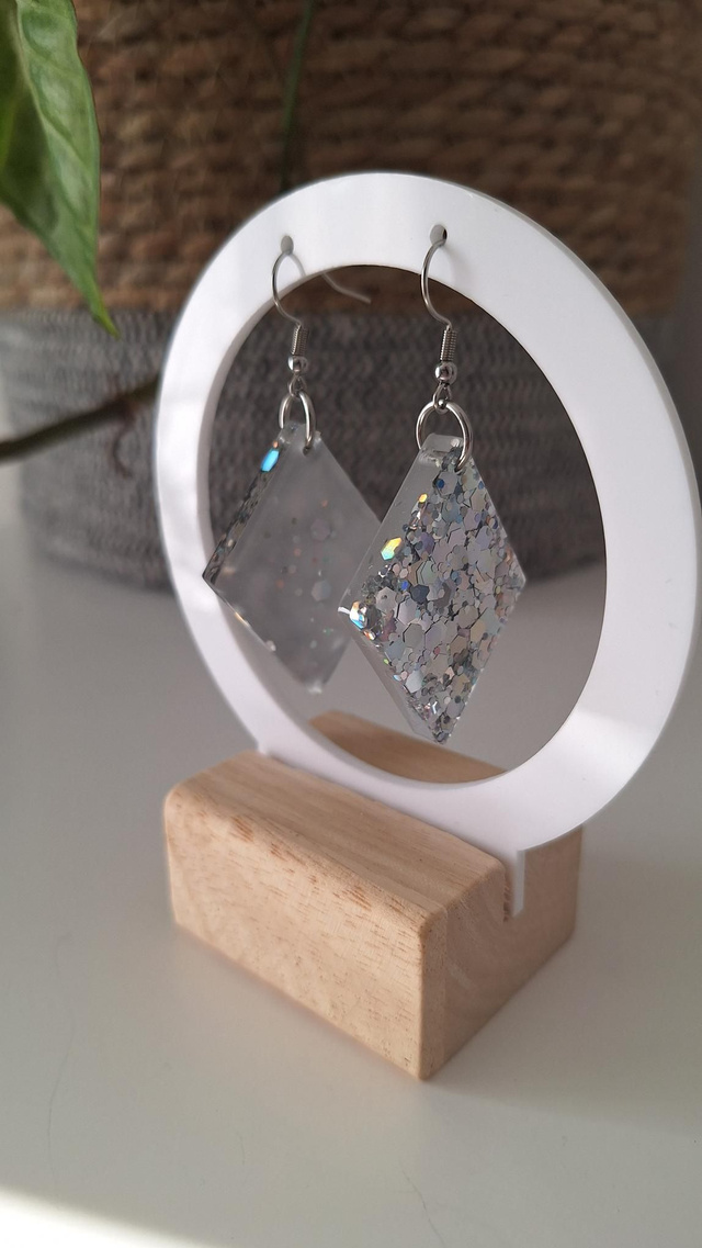 Boucles oreilles losanges à paillettes holographiques 