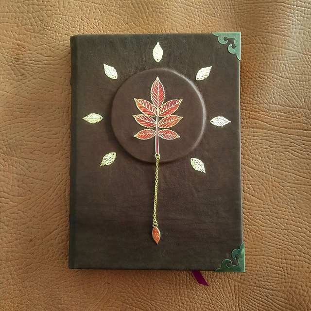Grimoire cuir "Feuille d'Automne" (2)
