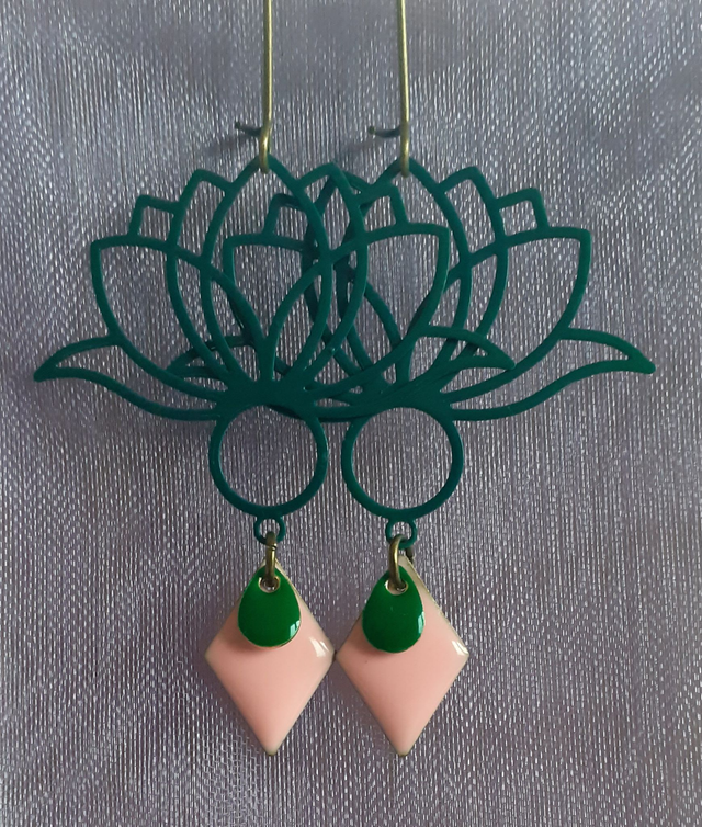 Lotus Boucles d'oreilles, métal émaillé Vert &amp; Rose