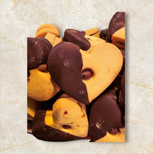 CUORICINI - Ein Mürbeteiggebäck, umhüllt und gefüllt mit zart schmelzender Schokolade