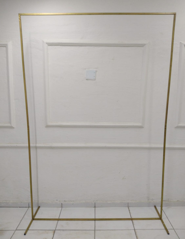 ESTRUTURA DE FERRO VAZADA 2 X 1,5 - LOCAÇÃO  