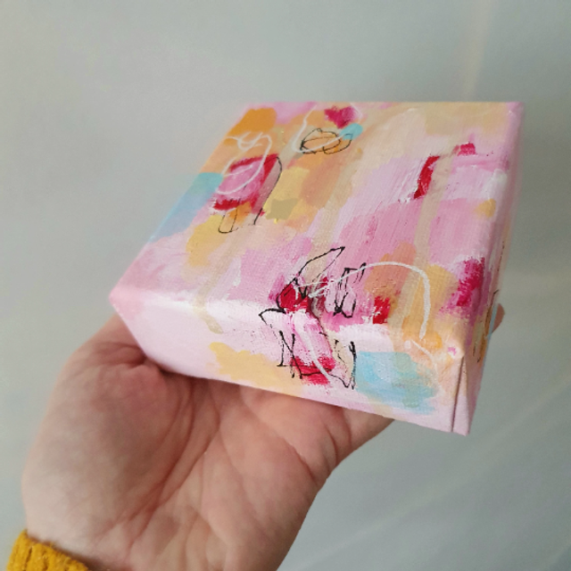 Origineel mini-schilderij ‘Strawberry Kisses Cupcake’