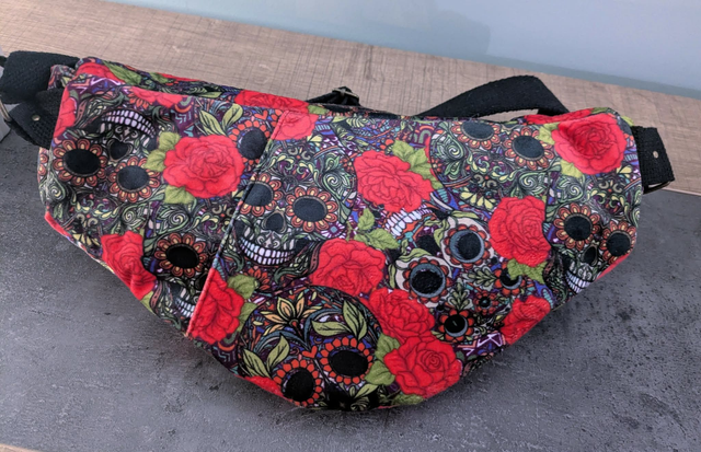Sac banane grand modèle velours skull
