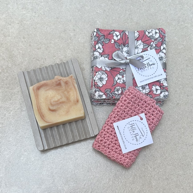 Luxury bathroom gift sets (antique rose or grey)