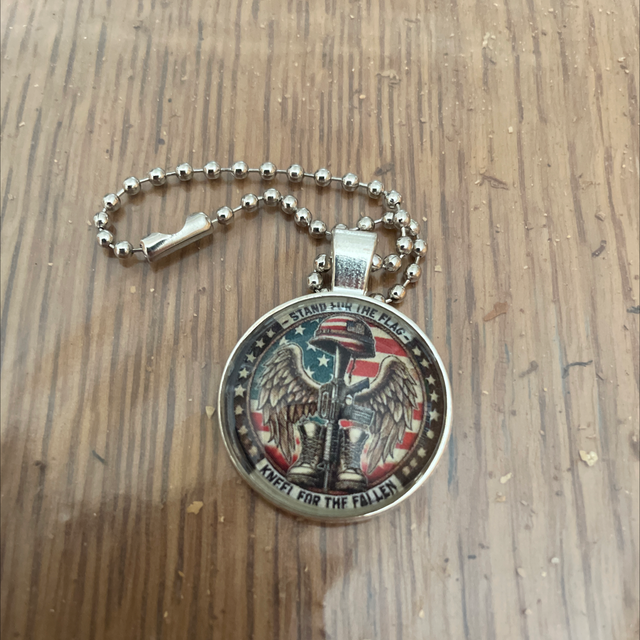 Porte clé métal boule modèle 13