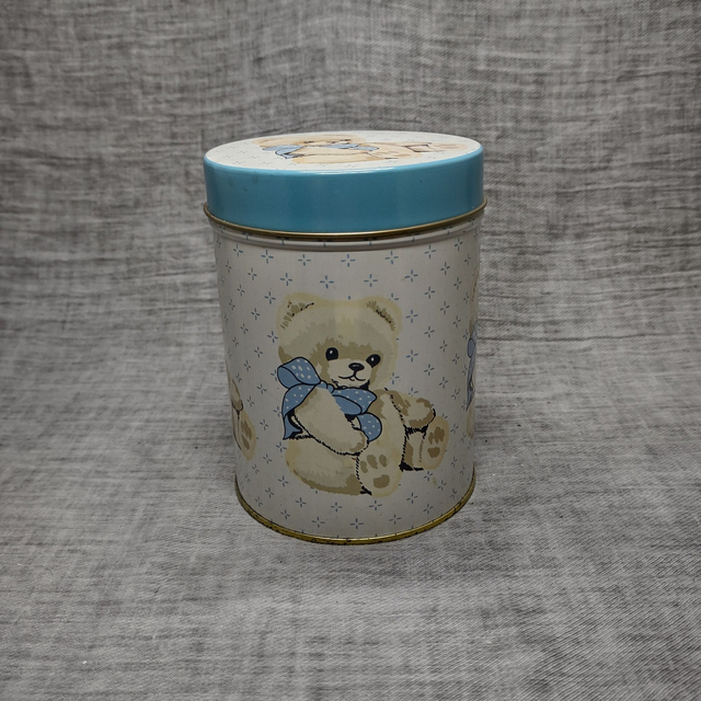 Made in Holland | Ronde metalen verpakkingsbus met deksel &#039;Romantisch Beren&#039; thema (diameter 9,5 cm| hoogte 12 cm) | Vintage