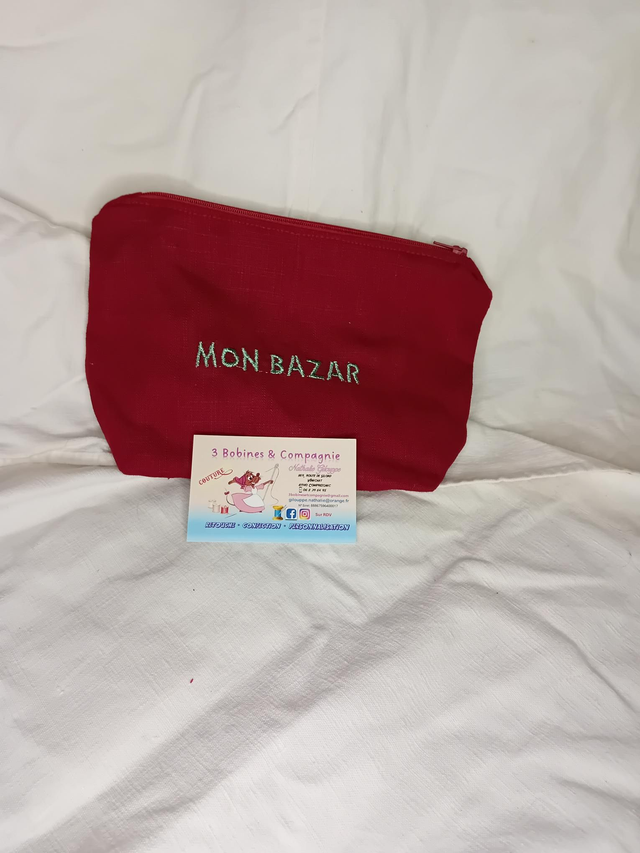 Trousse en lin brodée 