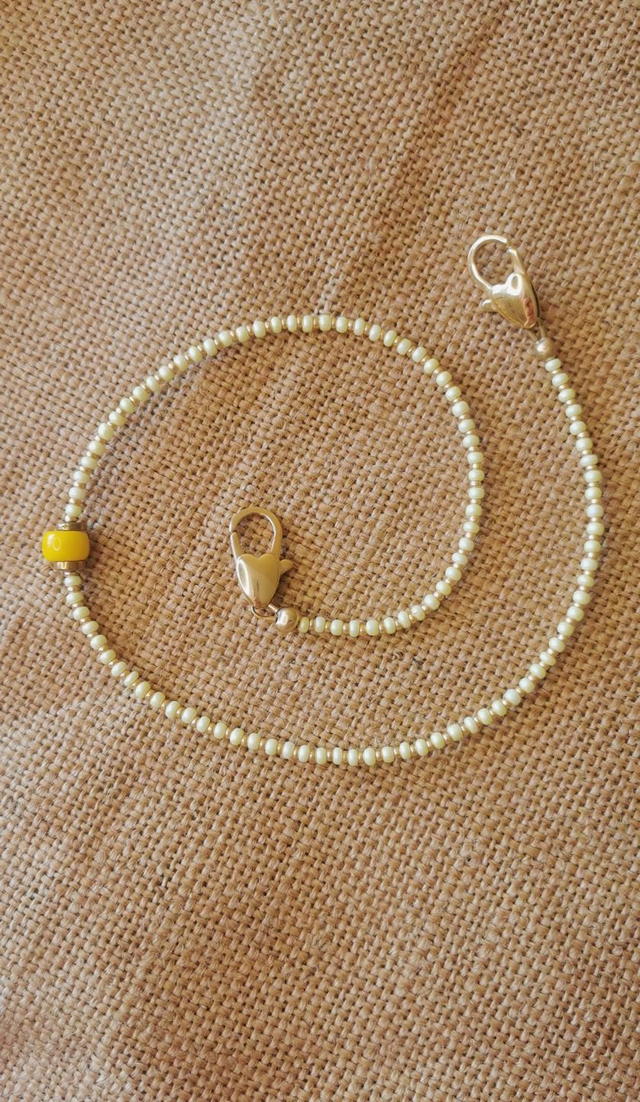 Bijou de téléphone jaune & doré 40cm