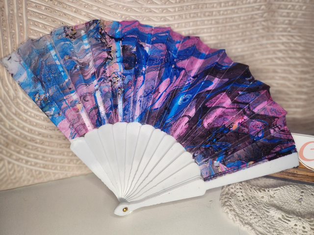 Eventail bleu violet rose