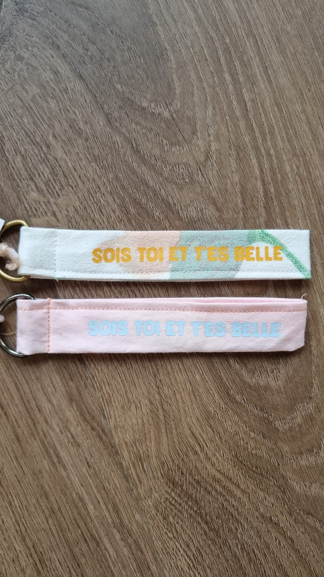 Porte-clé "sois toi et t'es belle"