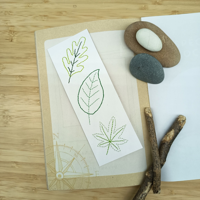 Marque-pages brodé Feuilles vert