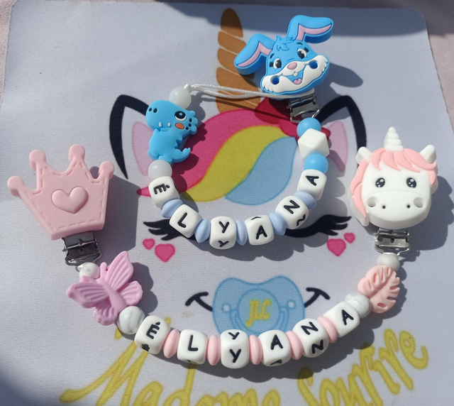 1 Attache tétine + 1 Attache doudou