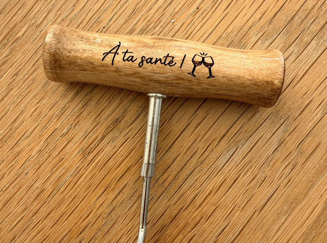 Tire-bouchon à poignée gravée au laser