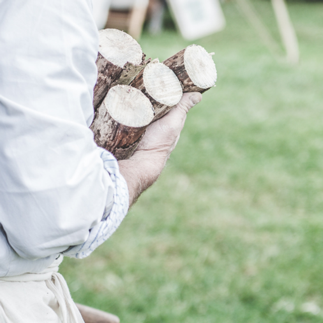 1 x Pizza Oven Logs. 1 x bag of 6&quot; - 8&quot;