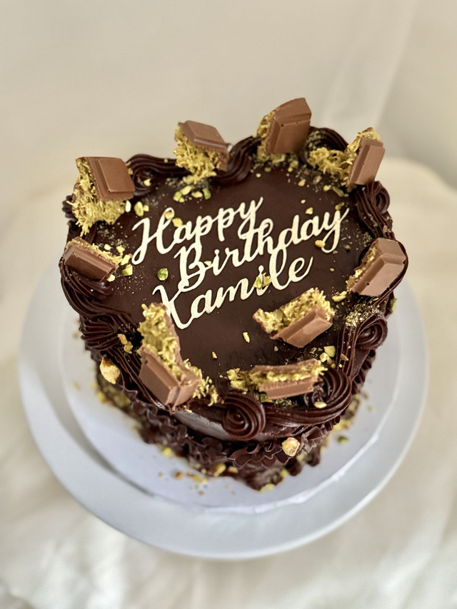 Dubai Kunafa chocolate Heart Cake