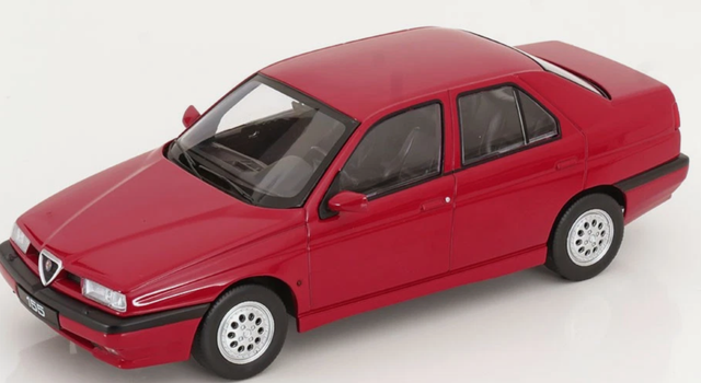 Alfa Romeo 155 rot Triple 9 1:18