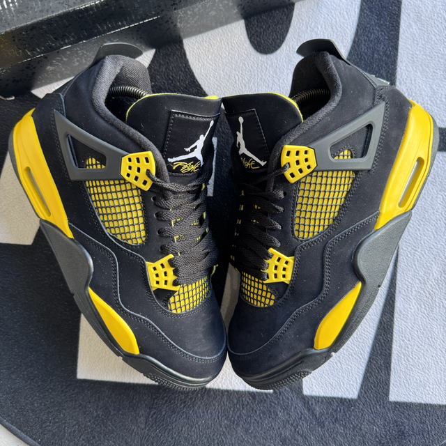 Jordan 4 Retro Thunder 2023 (Taille 42