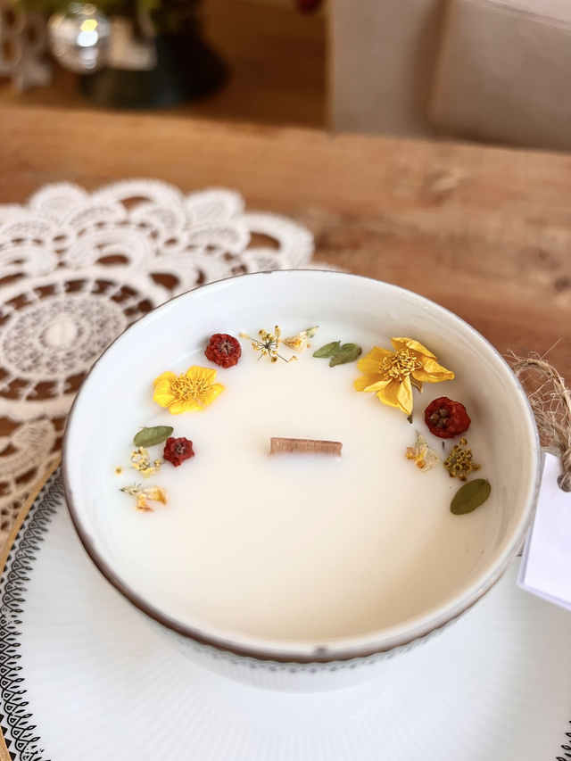 đ Bougie Feu de bois - tasse Ă thĂ© "frise noire et liserĂ© dorĂ©" avec sous-tasse