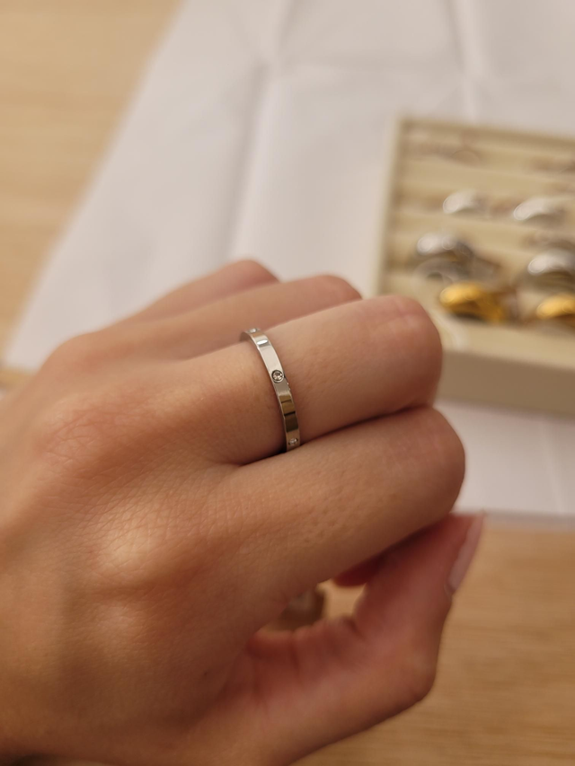 Stainless steel dainty 6 stone cubic zirconia ring - Size J - SL-066