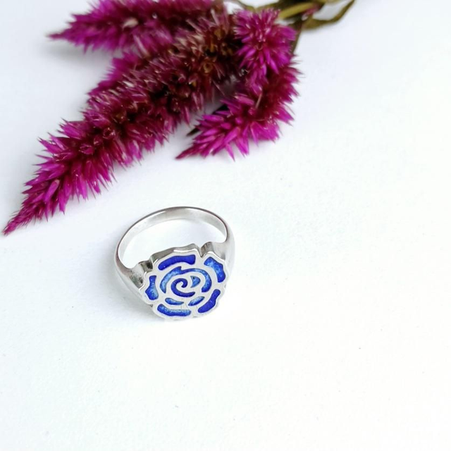Bague "Rose" en émail champlevé sur argent 