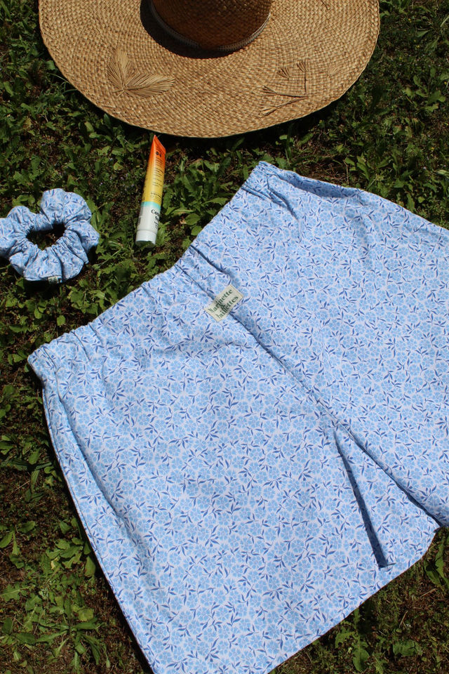 Short upcyclé fleurs bleues - Taille 1