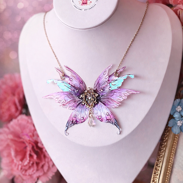 Lunarys des mers pourpres, collier or