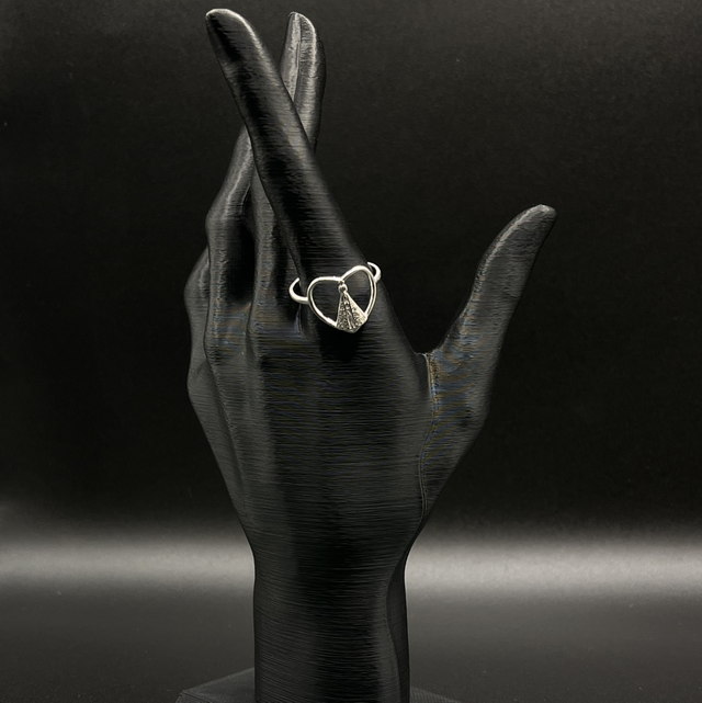 Anel coração com N. Senhora no meio 