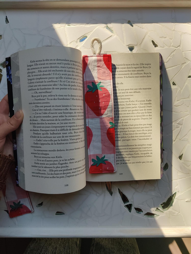 Marque page "fraise"