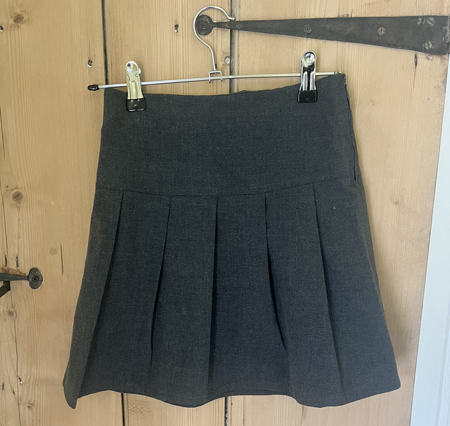 Grey school skirt 7-8 years