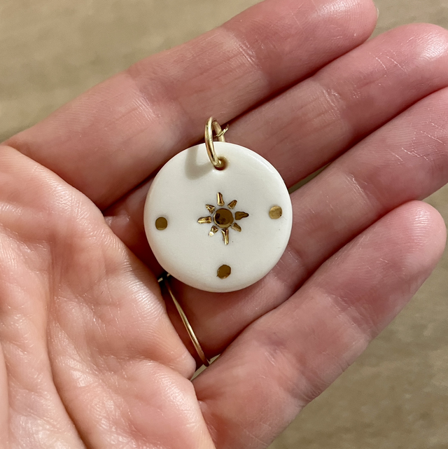 Médaillon en porcelaine ☀️ Soleil #3