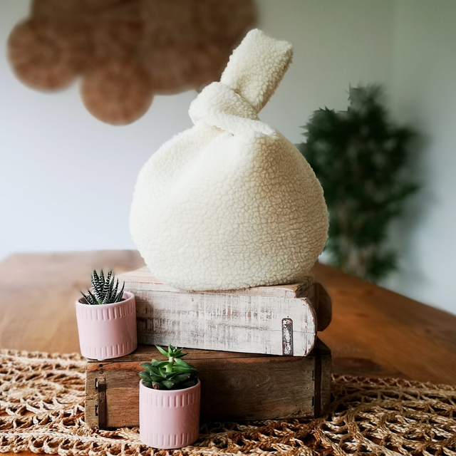 Knot Handbag - Cosy Sherpa