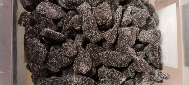 CHAT SUCRÉE A LA REGLISSE (VENDU PAR 100G)