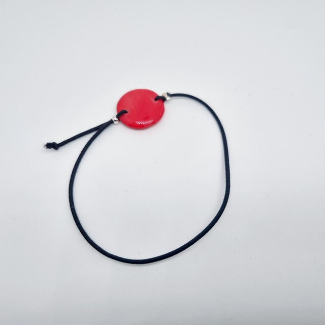 Bracelet rouge rond 