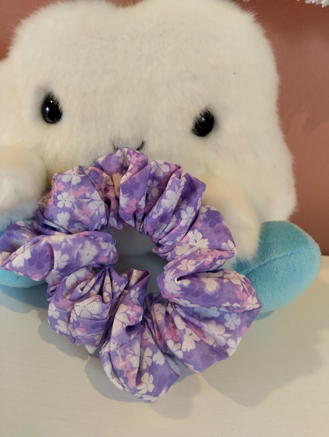 Handmade scrunchie _Lilac floral