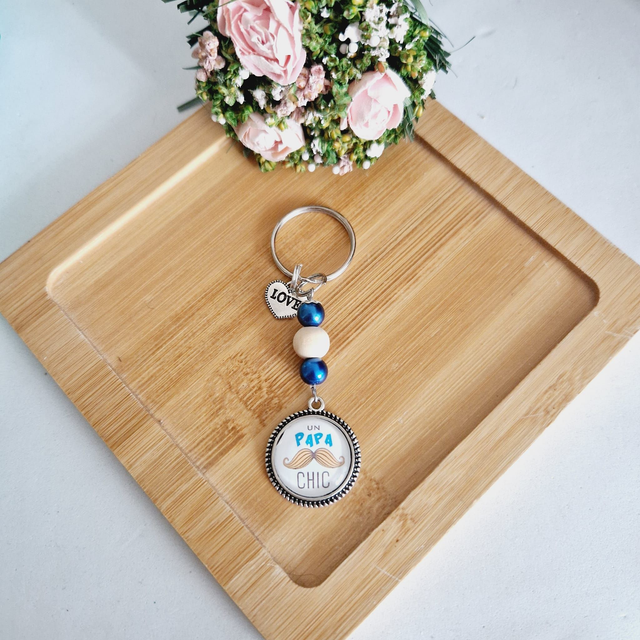 Porte clé cadeaux papa  chic moustache