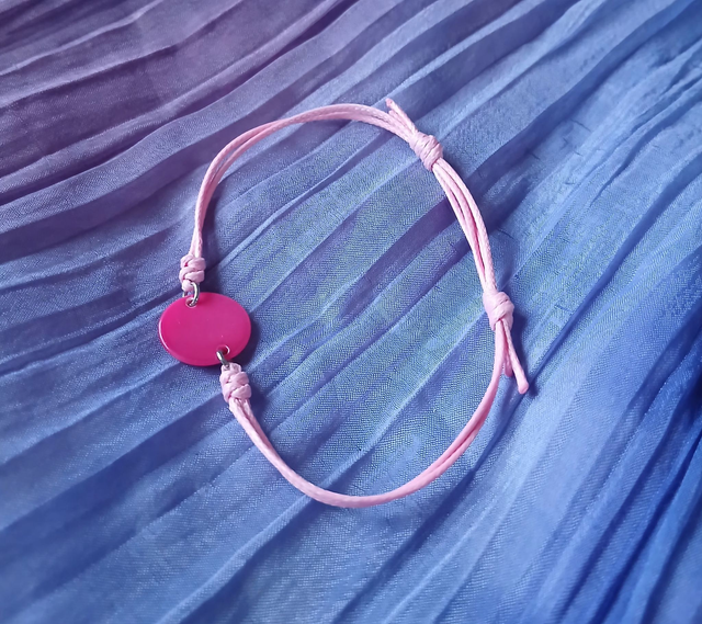 Bracelet perle plate de nacre rose vif