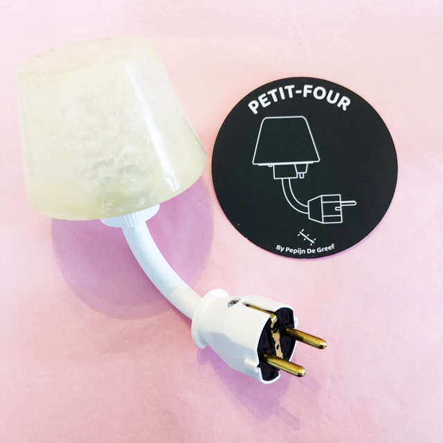 Petit-Four Transparant 