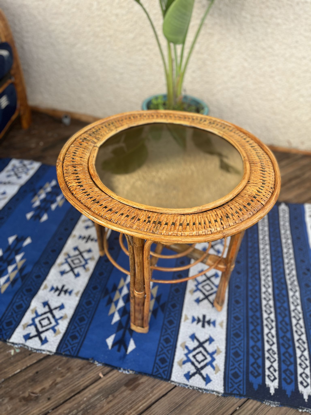 Table basse en rotin et verre « Boké »