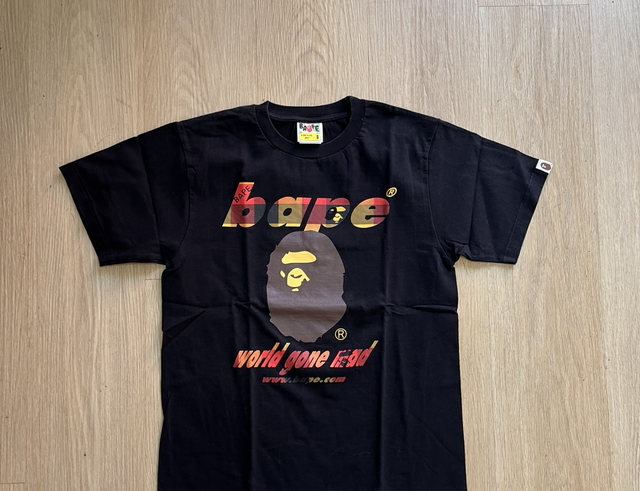 Bape t shirt size S preowned 