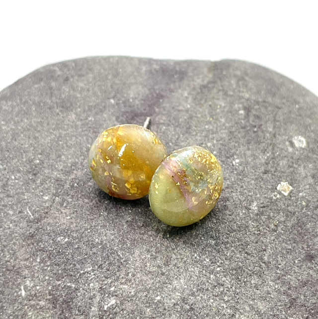 Large sandy shores studs