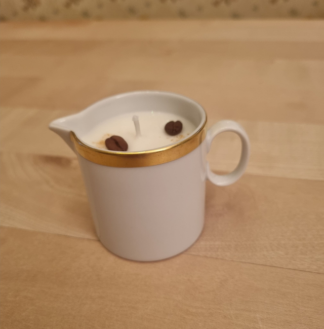 Kerze im kleinen Milchkännchen - Unikat