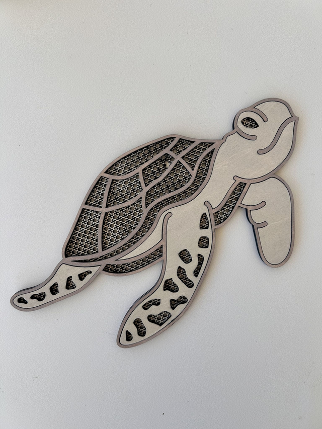 Tortue en bois effet rotin