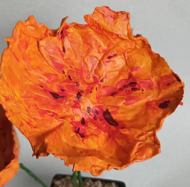 TRIO DE FLEURS ORANGEES , fait main, papier mâché, fleurs éternelle, à offrir ou pour sa décoration