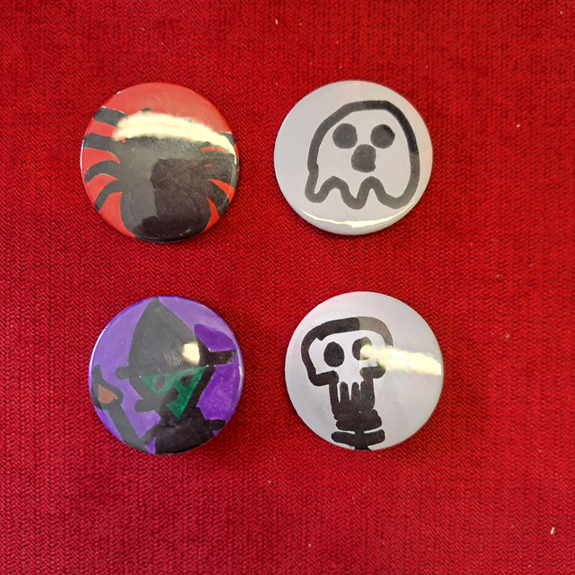 Set of 4 Halloween badges