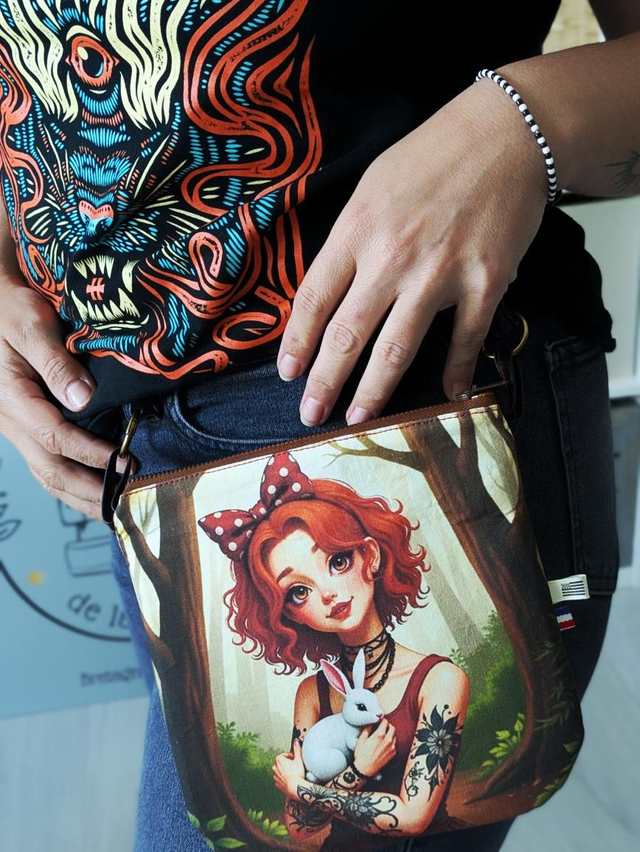 Escarcelle Alice est une punk