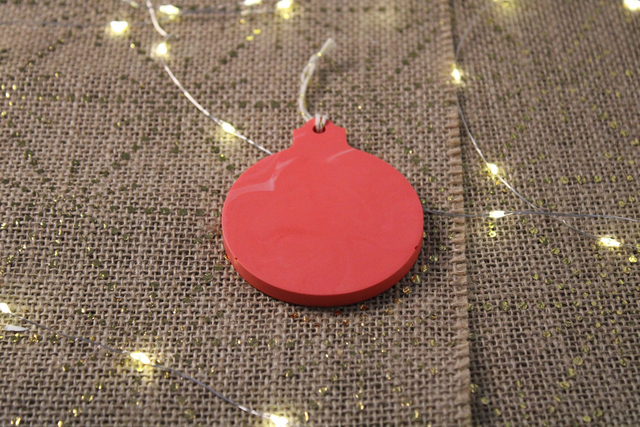 Les suspensions boule (personnalisable sur demande: prénom, mot..)