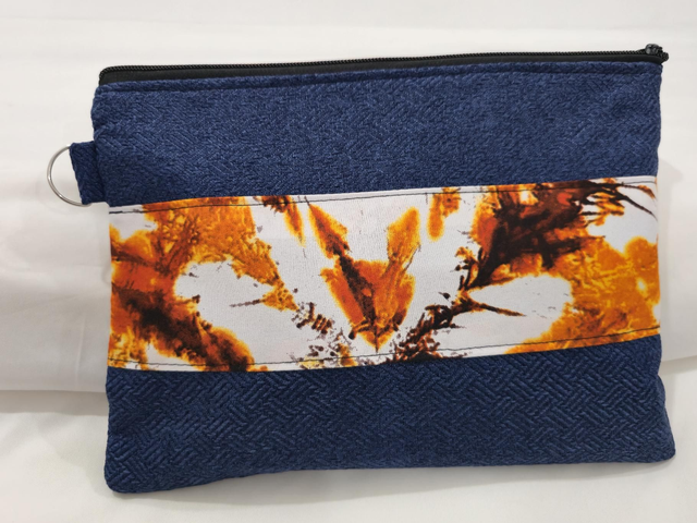 Pochette bleu 