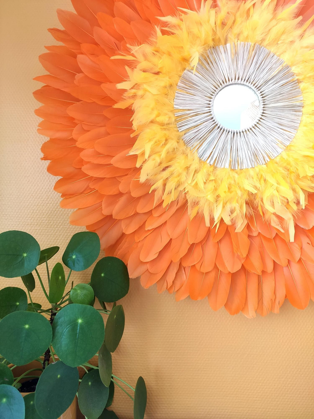 Jujuhat plumes oranges et jaune et raphia naturel