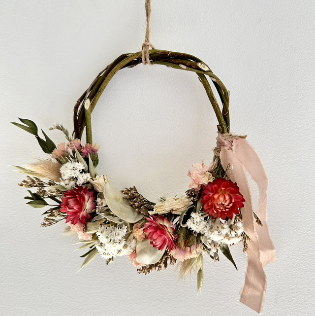 Mini dried flower wreath