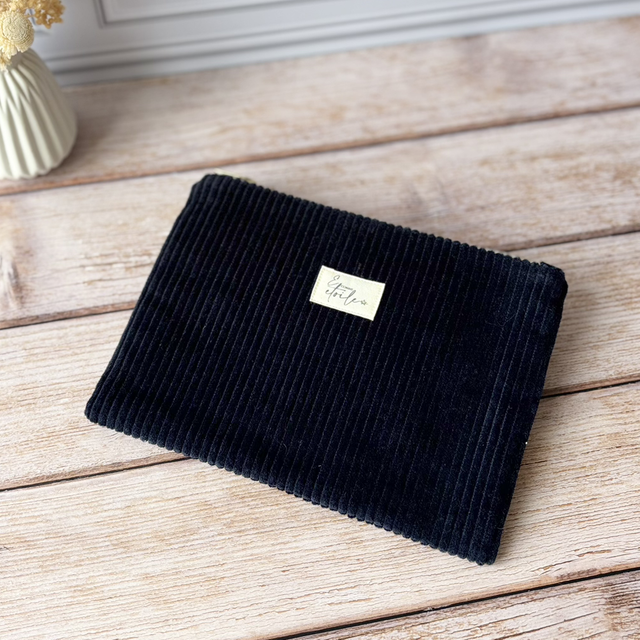 Pochette plate en velours bleu marine